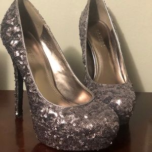 Bakers 7.5 Silver Sequin Pumps